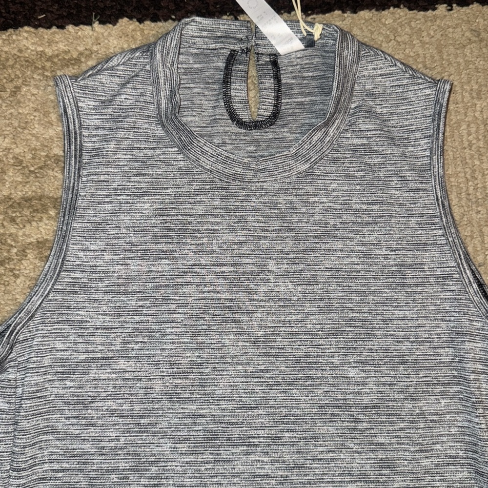 NWT Women's Adidas Heathered Mock Neck Golf Polo - Picture 4 of 8